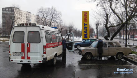 В Бобруйске мужчине стало плохо за рулем: он припарковал "Жигули" и умер