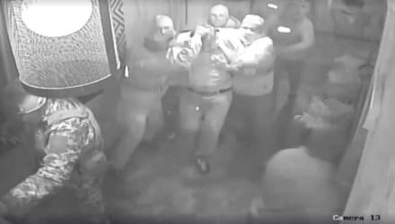 Саакашвили опубликовал видео задержания, на котором его таскают за волосы