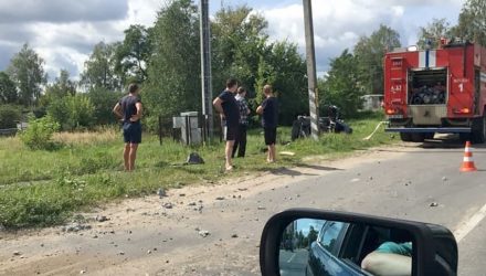 Очевидец: в Жлобине водитель, пытаясь скрыться от ГАИ, врезался в столб