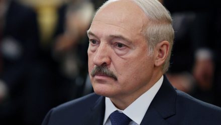 Лукашенко обвинил россиян в варварском отношении к Беларуси