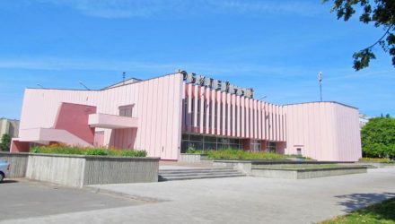 В Гомеле на торги выставят кинотеатр, в Октябрьском — здание РОВД