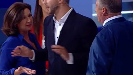 "Ах ты мерзавец!" Украинский экс-министр получил леща в прямом эфире (видео)