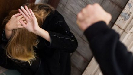 Ещё одно убийство из-за ревности. В Светлогорском районе мужчина жестоко избил сожительницу – дома и на улице при свидетелях