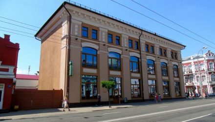 В Гомеле выставят на продажу цоколь Старого универмага, музыкальную школу и общественный туалет