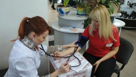 У гомельчан выяснят причины нестабильного давления. Медики придут с тонометрами в крупные ТЦ и на производство