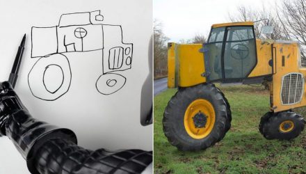 Профиль в Instagram: «страшная» реальность детских рисунков глазами художника