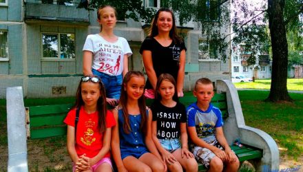 В Барановичах дети, играя на улице, нашли большую сумму денег – выручку из магазина