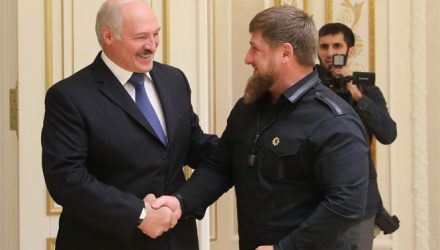 Лукашенко наградил Кадырова орденом