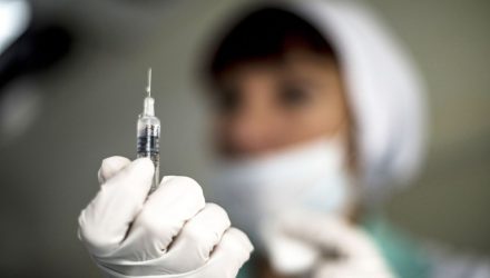 Гибель младенца от вакцины: фармацевты из Кореи приедут в Беларусь