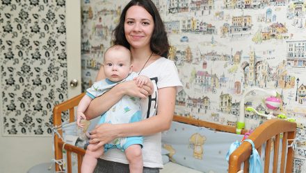 «Мама побирается, папа пьёт, а парень сказал: “Ищи деньги на аборт”». История гомельчанки, которая родила вопреки всему и теперь счастлива