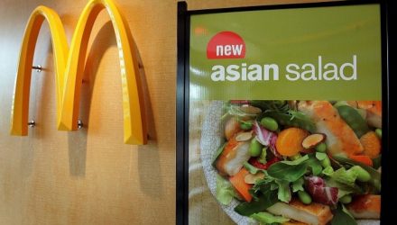 Число отравившихся салатом с паразитами из McDonald’s перевалило за 500