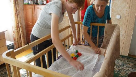 В Лоеве у женщины забрали 3-месячного ребёнка и поместили на гособеспечение. Кто виноват и что делать?