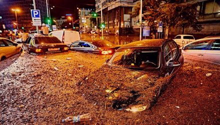 «Это какой-то ад»: сеть шокировали фото колоссального потопа в Киеве