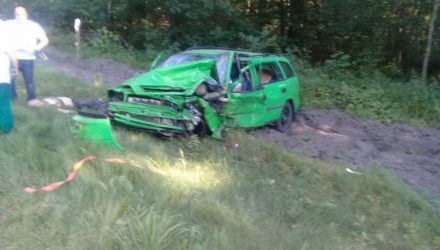 В Калинковичском районе столкнулись грузовик и две легковушки