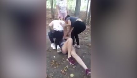 "Каково быть шлюхой?" В Одессе школьницы жестоко избили подругу из-за парня