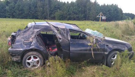 В Брагинском и Мозырском районах перевернулись авто: пострадала 5-летняя девочка, парень – в реанимации
