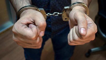 На Гомельщине грабитель магазинов пытался отбиться от милиционера отвёрткой