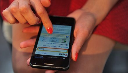 В Гомеле военные в увольнительной догнали и задержали мужчину, который нагло похитил телефон у гомельчанки