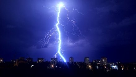 Жара, шквалистый ветер, ливень и гроза. МЧС предупредило гомельчан о неблагоприятном явлении