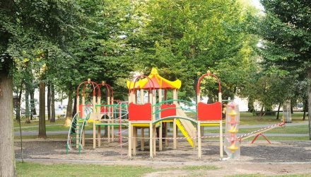 В Гомеле в сквере Громыко вырос детский городок