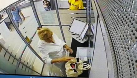 В Гомеле милиция объявила в розыск женщину, чтобы... вернуть ей забытый в банке кошелёк с деньгами