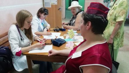 Выкопали картошку, поднялось давление. В сентябре гомельские медики придут с тонометрами в магазины