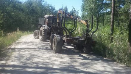 В Лельчицком районе братья взяли у отчима покататься мотоцикл и врезались в трактор, оба в больнице