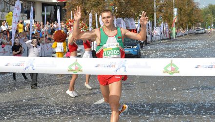 Забег на 5,5 километра в Минске выиграл гомельчанин Максим Ющенко