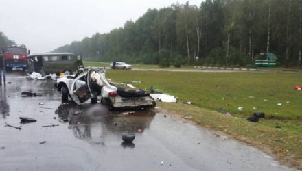 Последствия непогоды: три человека погибли в ДТП. Момент аварии попал на видео