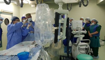 Белорусские хирурги провели уникальную операцию на сердце ребёнка