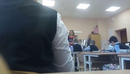Бедные и тупые? Дети сняли на видео оскорблявшую их учительницу