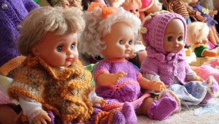 Многодетная мать спросила губернатора, почему ей не дают орден. Чиновники: у вас игрушки дома разбросаны