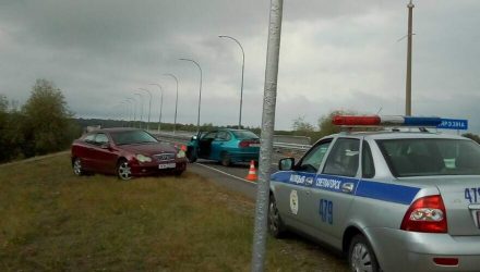 Под Светлогорском лихой разворот девушки-водителя на Mercedes привёл к травмам женщины-пассажира