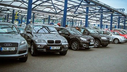 В Гомеле мошенники, занимающиеся перегоном авто в Украину и оформлением их на белорусов, теперь орудуют возле центров занятости
