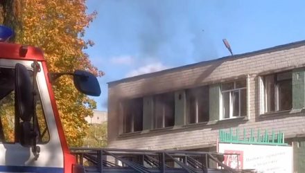 В Гомеле в Железнодорожном районе горела 29-я школа – причиной называют неисправный вентилятор (видео)