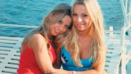 Кому 30, кому 52? Ирина Салтыкова выложила фото с дочкой, шокировав фигурой