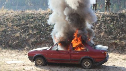Гомельские следователи на глазах у студентов взорвали автомобиль на стрельбище под Речицей