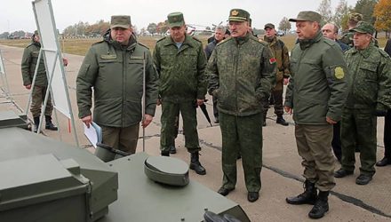 Лукашенко возмущён большим процентом отсрочек от службы в армии: «Мы вымираем как класс, мы вымираем как мужики»