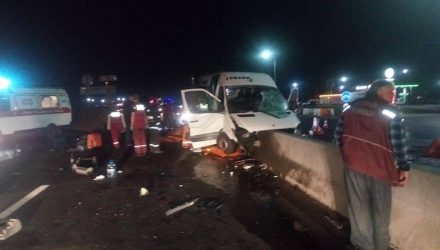 Под Воложином маршрутка влетела в бетонные блоки: 2 человека погибли, 14 в больнице