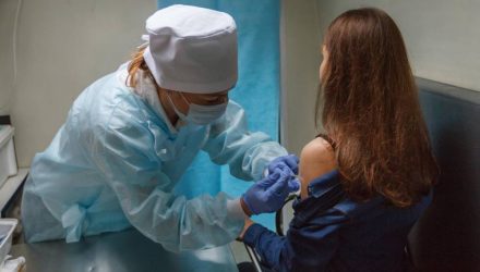 Пора идти на укол: в Гомеле началась вакцинация против гриппа