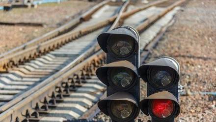 Житель Лунинца бросился под поезд из Гомеля и погиб на месте
