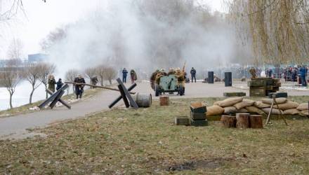 В Гомеле на Сельмаше прошла историческая реконструкция, посвященная 75-й годовщине освобождения Гомеля