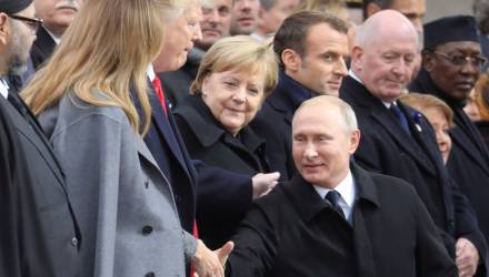 Трамп протянул руку Путину и проигнорировал Порошенко – видео