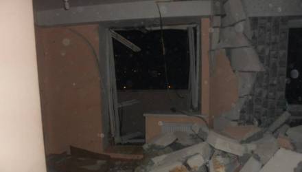 В Жлобине в многоэтажке произошёл взрыв: ударной волной снесло стену, окна и двери