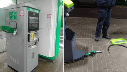 В Гомеле пьяный студент повредил недавно открытую автоматическую АЗС и пытался сбежать