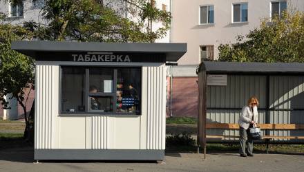 Власть согласовывает антитабачный декрет: на балконах курить можно, а в машине с детьми — нет