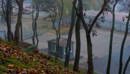 Делали "свои дела" в темноте прямо в детском городке… В Гомеле назвали причины строительства туалетов "за миллионы долларов"