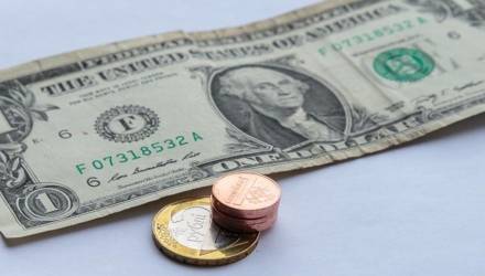 Курсы валют: США ввели очередные санкции в отношении России, у нас подскочил доллар