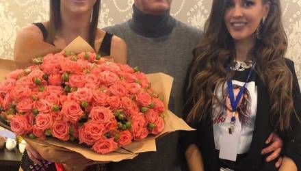 "Спасибо тебе за меня!" Бузова поздравила отца с ДР фотографией в трусах