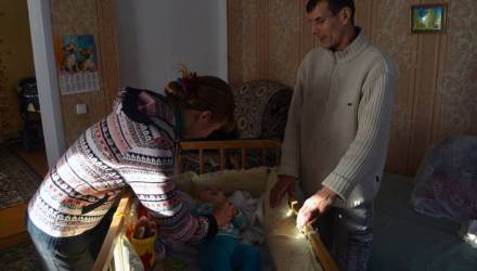 "Ради детей я снова захотела жить". С начала года на Гомельщине в свои семьи вернулись 252 «отобранных» ребёнка